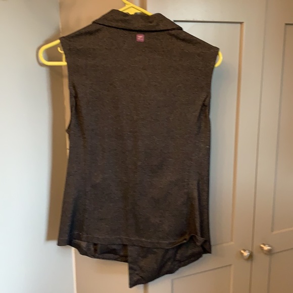 Zobha asymmetrical zippered vest - Picture 4 of 7